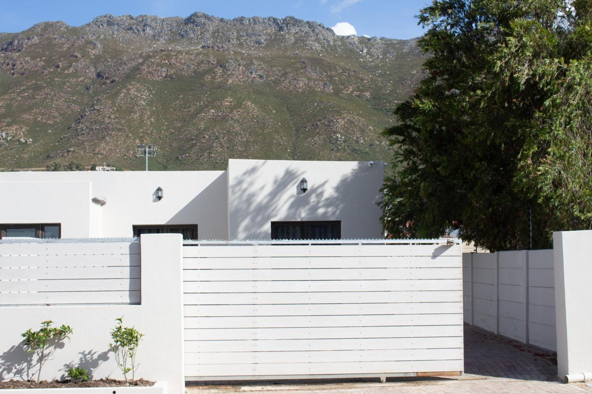 Annebella's Gordons Bay
